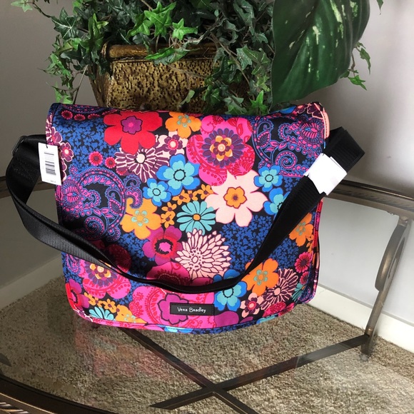 Vera Bradley Handbags - Vera Bradley Messenger Bag. NEW
